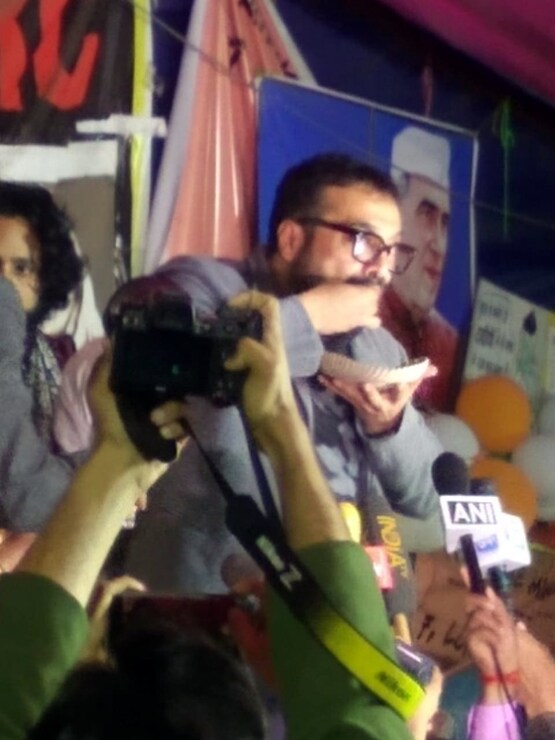 अनुराग कश्यप ने शाहीन बाग में खाई बिरयानी, बोले- मजा आ गया