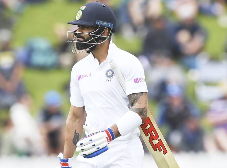 करियर के खराब दौर से गुजर रहे हैं कोहली? टेस्ट हो या वनडे नहीं बन रहे रन