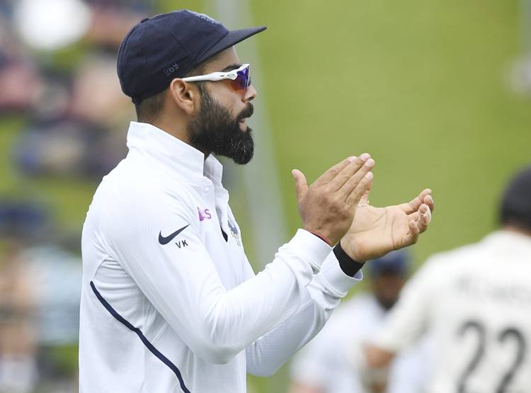 कोहली की कप्तानी पर लक्ष्मण ने उठाए सवाल, इस गलती से टेके घुटने