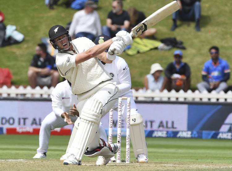 टीम इंडिया के लिए सिरदर्द बना यह खिलाड़ी, विकेट के साथ बरसा रहा छक्के