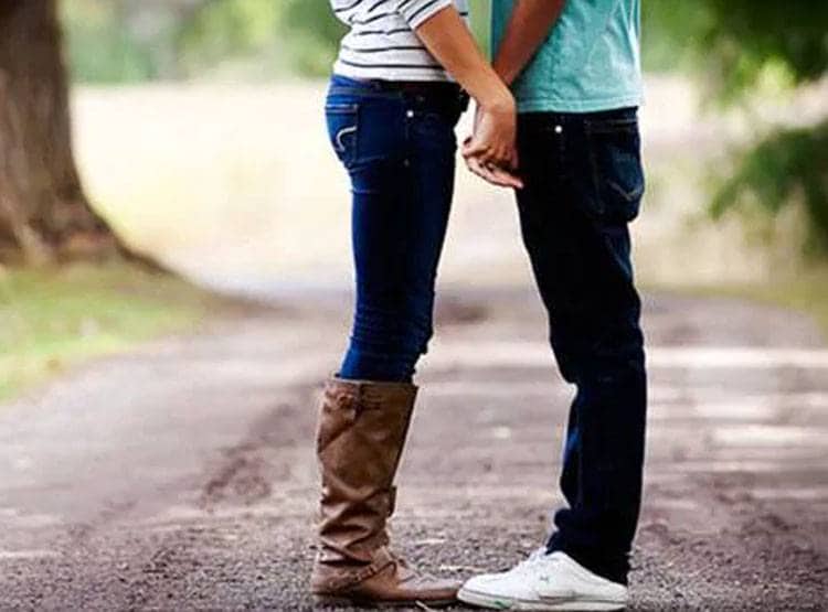 क्‍या खूब हो रही है चैटिंग-डेटिंग? तेजी से बढ़ रहा टिंडर का कारोबार