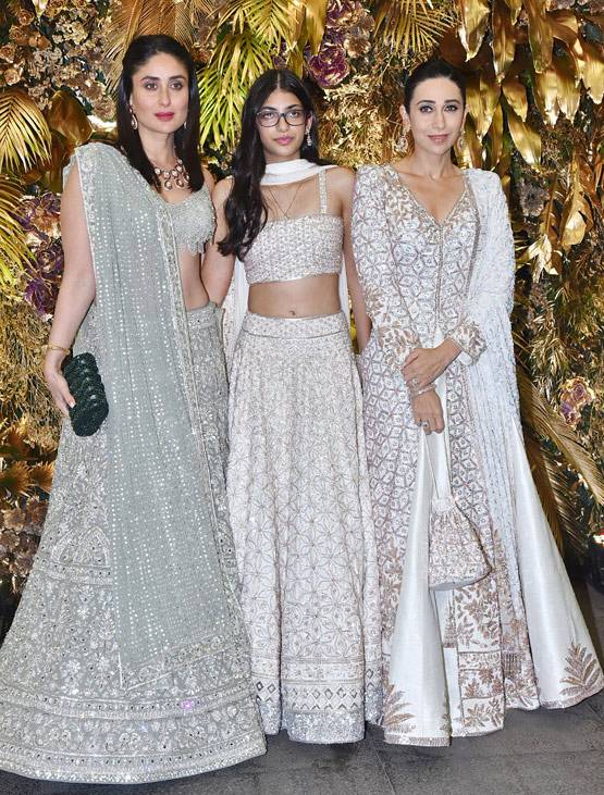 मां करिश्मा, मौसी करीना की तरह स्टाइलिश हैं समायरा, देखें रिसेप्शन का लुक