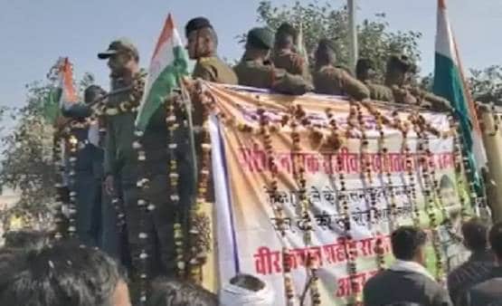 चिता पर शहीद का शव, बहन ने ओढ़नी फाड़कर बांधी राखी, मासूम ने दी मुखाग्नि