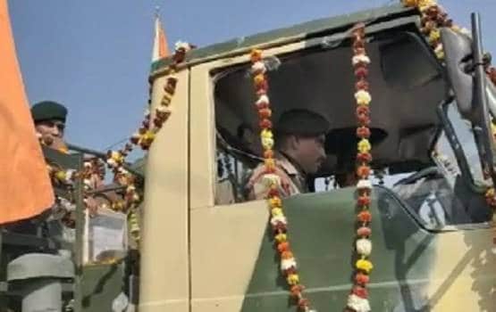 चिता पर शहीद का शव, बहन ने ओढ़नी फाड़कर बांधी राखी, मासूम ने दी मुखाग्नि