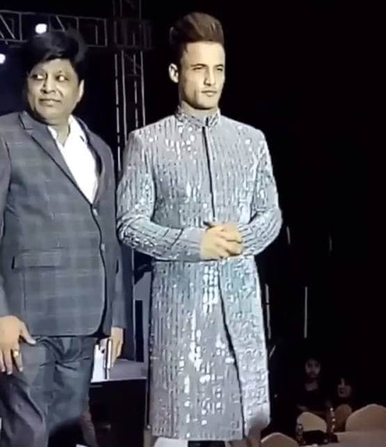 साथ नजर आए बिग बॉस फेम श्रीसंत-आसिम, रैंप पर फैशन का जलवा