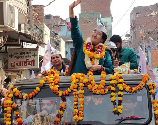 ऑक्सफोर्ड रिटर्न आतिशी ने कैसे बदली दिल्ली के सरकारी स्कूलों की तस्वीर