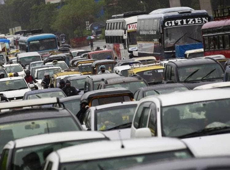 कार या बाइक खरीदने वाले हो जाएं अलर्ट? 31 मार्च के बाद बदल रहा नियम