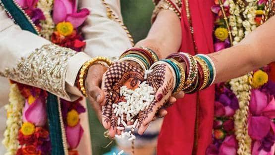 लड़के को हुआ सेक्स वर्कर से प्यार, सब कुछ छोड़कर कर ली शादी