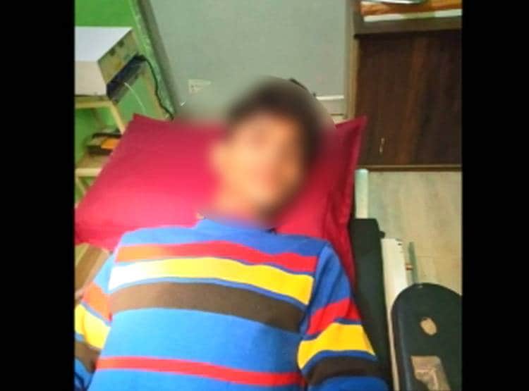 'तुझे अपने चेहरे पर घमंड है' कहकर लड़की ने लड़के के चेहरे पर मारी ब्लेड