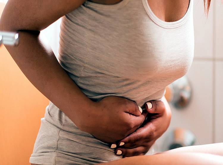 पीरियड्स चेक करने के लिए प्रिंसिपल ने उतरवाए लड़कियों के कपड़े, मचा बवाल