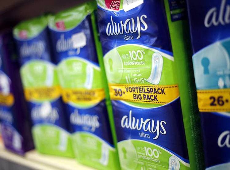 पीरियड्स चेक करने के लिए प्रिंसिपल ने उतरवाए लड़कियों के कपड़े, मचा बवाल