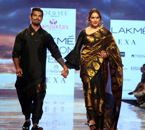 Lakme Fashion Week: मलाइका ने रैंप पर बिखेरा जलवा, देखें सई का लुक