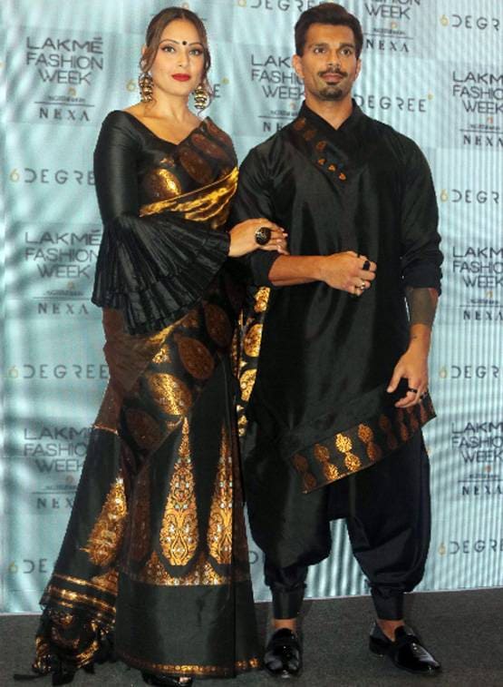 Lakme Fashion Week: मलाइका ने रैंप पर बिखेरा जलवा, देखें सई का लुक