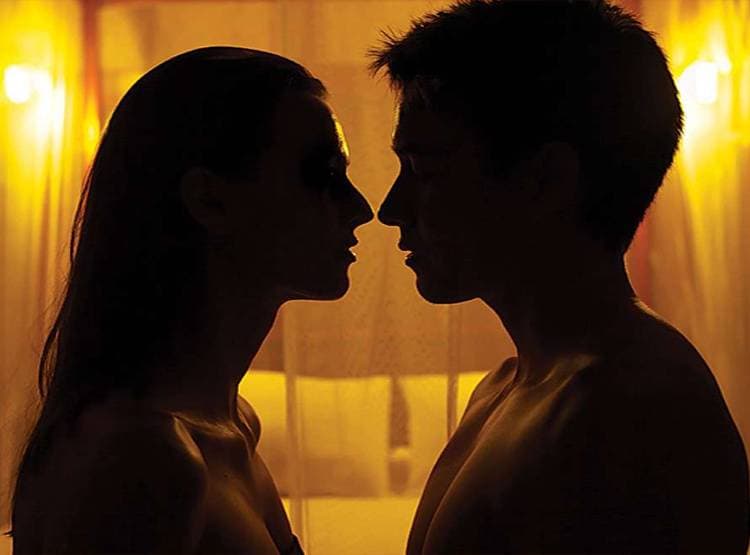 डॉक्टर पति बोला- पत्नी ट्रांसजेंडर, शादी के 2 साल बाद भी नहीं बना संबंध