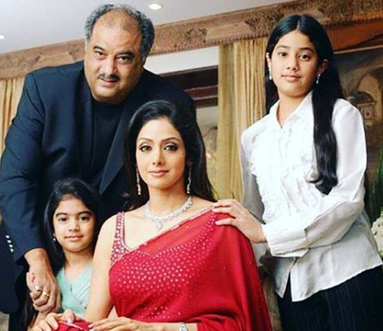 श्रीदेवी: शानदार अदाकारा, खूबसूरत मां, तस्वीरों में देखें यादगार पल