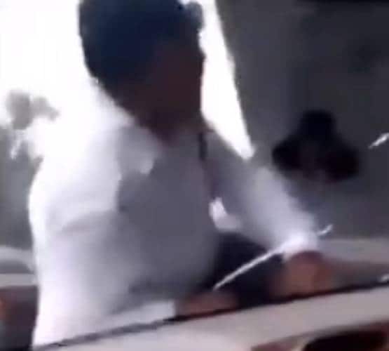 कॉन्स्टेबल ने कागज मांगे तो बोनट पर लटकाकर 2 KM तक दौड़ाया