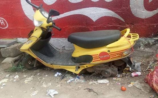 नहीं सुधरी भारतीयों की आदतें, स्टार्टअप से चुरा ले गए हेलमेट, बैट्री और पहिए