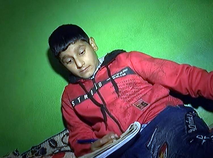 पुलवामा का 1 सालः अमिताभ ने निभाया कश्मीरी शहीद के परिवार से किया अपना वादा