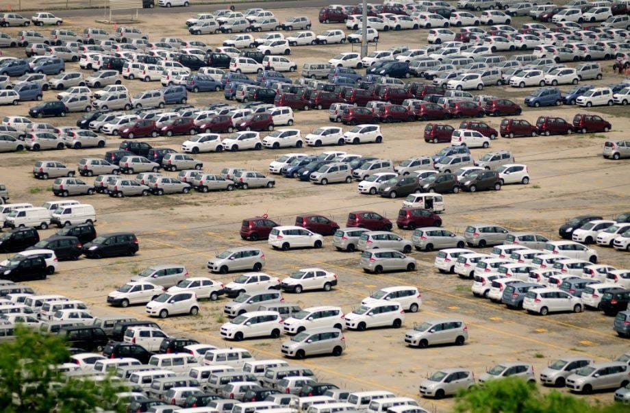 ऑटो इंडस्ट्री को जनवरी में भी झटका, इस वजह से ग्राहक हैं कंफ्यूज