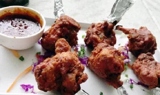 चिकन के नाम पर बिक रही थी कौवा बिरयानी, अफसरों के उड़े होश