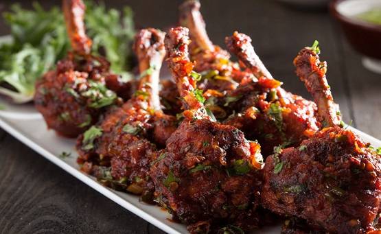 चिकन के नाम पर बिक रही थी कौवा बिरयानी, अफसरों के उड़े होश