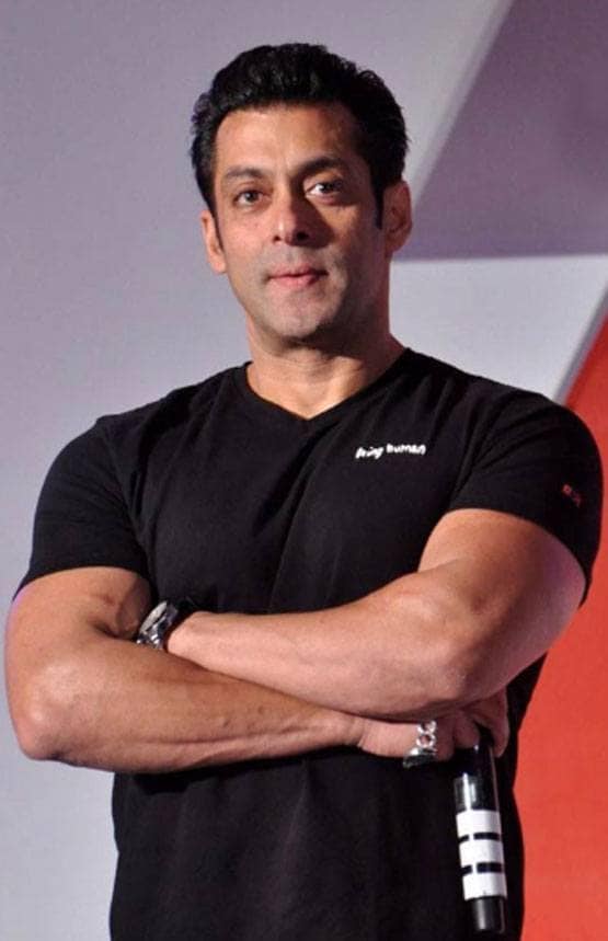 एक दौर में चेन स्मोकर्स थे ये बॉलीवुड स्टार्स, ऐसे छोड़ी स्मोकिंग की लत