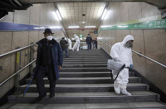 चीन में घटा कोरोना, अब इन दो देशों में तेजी से फैल रहा वायरस