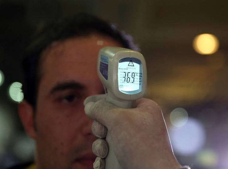 PAK में शख्स को हुआ पेट दर्द, बता दिया कोरोना वायरस, फिर...