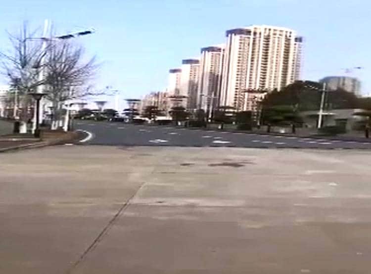 चीन में फंसे कपल की गुहार..घर में आटा-चावल खत्म कोई नेता मदद नहीं कर रहा