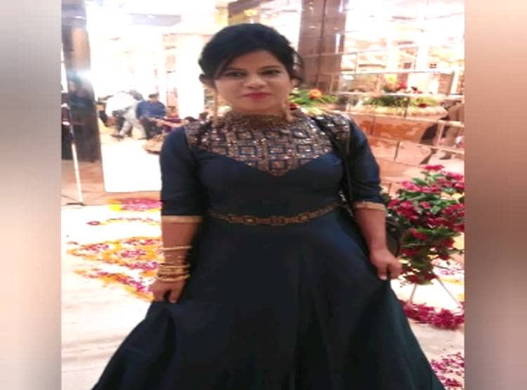 चीन में फंसे कपल की गुहार..घर में आटा-चावल खत्म कोई नेता मदद नहीं कर रहा