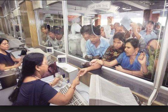 रेलवे टिकट बुक करने वालों को लग सकता है झटका, IRCTC ने किया अलर्ट