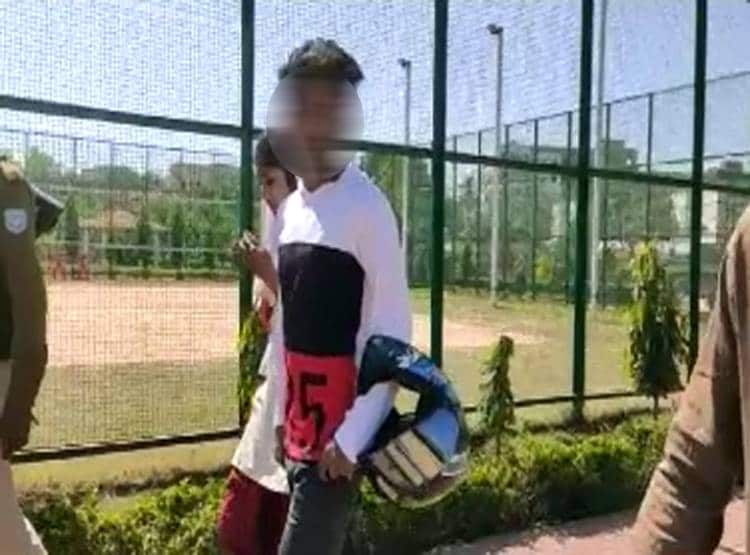 वैलेंटाइन डे पर बजरंग दल का उत्पात, पार्क में बैठे कपल की कराई शादी