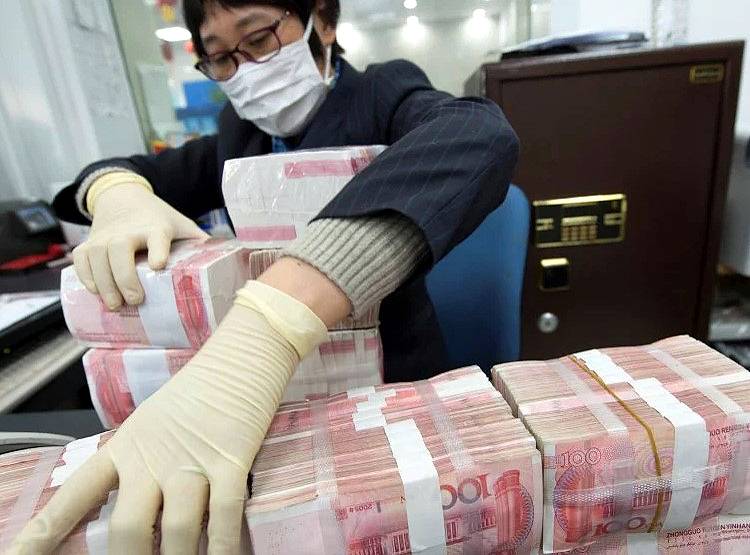 कोरोना वायरस का कहर, चीन जलाएगा 84 हजार करोड़ नोट!