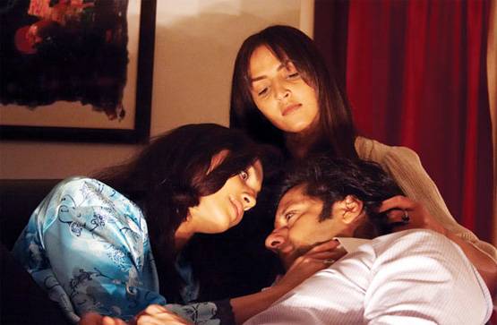 मलंग से पहले इन रोमांटिक थ्रिलर ने मचाई है धूम, सुपरस्टार्स बने किलर