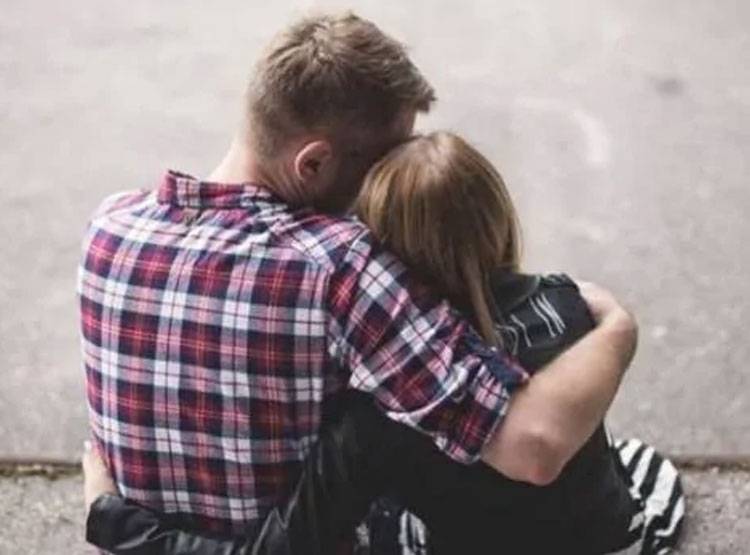 क्‍या खूब हो रही है चैटिंग-डेटिंग? तेजी से बढ़ रहा टिंडर का कारोबार