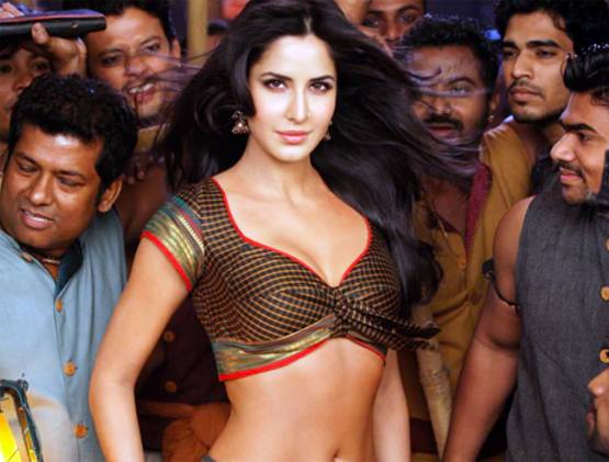 करीना से प्रियंका तक, आइटम सॉन्ग के लिए इतनी फीस लेती हैं ये स्टार्स