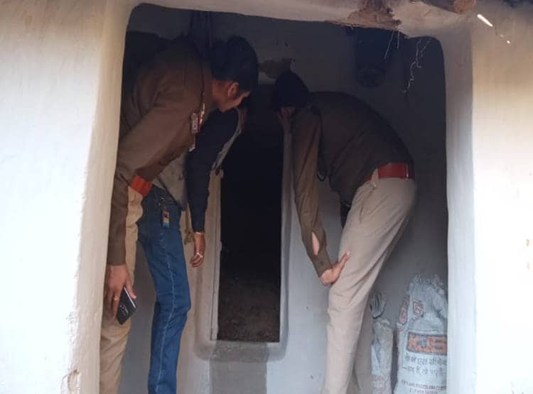 प्रेमी की कब्र पर सोती थी प्रेमिका, जब खुदाई हुई तो पुलिस भी दंग रह गई