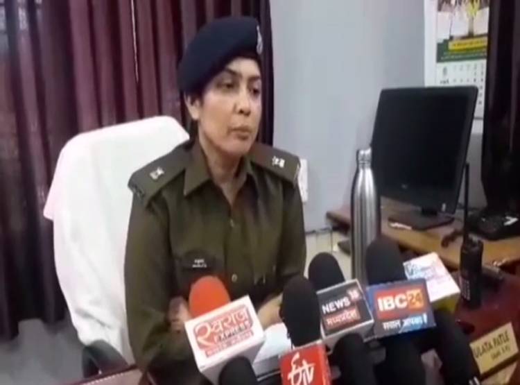 प्रेमी की कब्र पर सोती थी प्रेमिका, जब खुदाई हुई तो पुलिस भी दंग रह गई