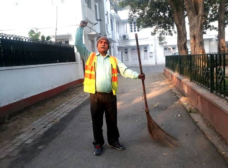 फिर 'विजय रथ' पर सवार हुए केजरीवाल, दिल्ली में लगाई सियासी हैट्रिक