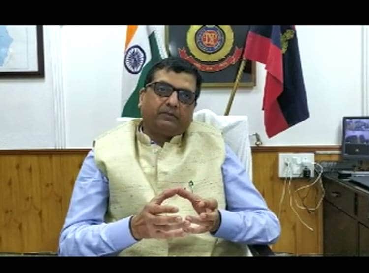 गलती से भेजा गर्लफ्रेंड का पर्सनल फोटो, मिली 1 करोड़ की ड‍िमांड...