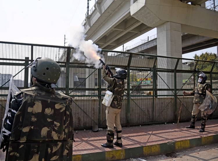 मौजपुर: सीने पर तनी थी पिस्तौल, फिर भी हिंसक भीड़ के सामने खड़ा रहा कॉन्स्टेबल