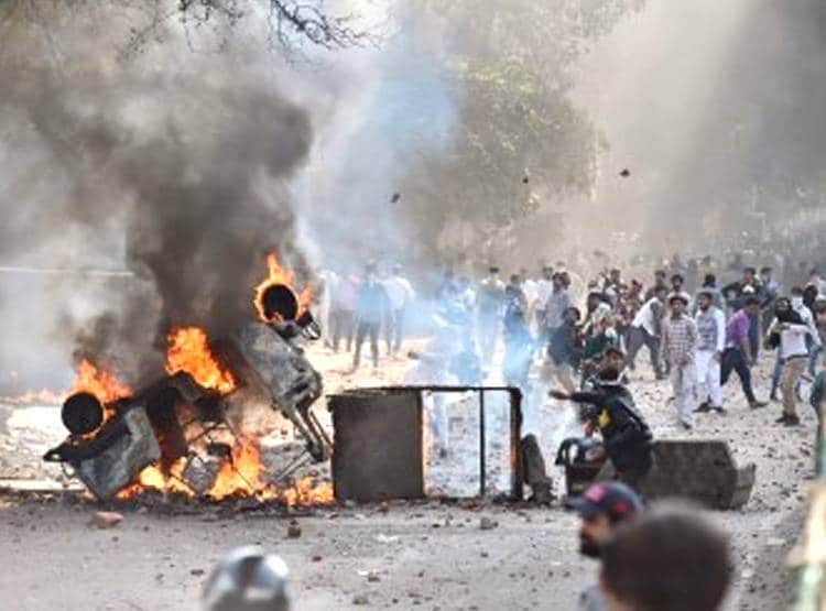 मौजपुर: सीने पर तनी थी पिस्तौल, फिर भी हिंसक भीड़ के सामने खड़ा रहा कॉन्स्टेबल