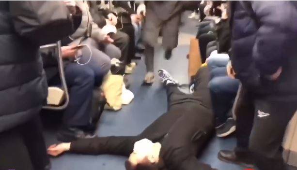 कोरोना वायरस को लेकर मेट्रो में प्रैंक से अफरातफरी, ब्लॉगर पहुंचा जेल