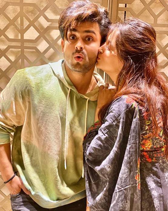 एनिवर्सरी पर इमोशनल हुए शोएब, पत्नी दीपिका के लिए लिखा स्पेशल नोट