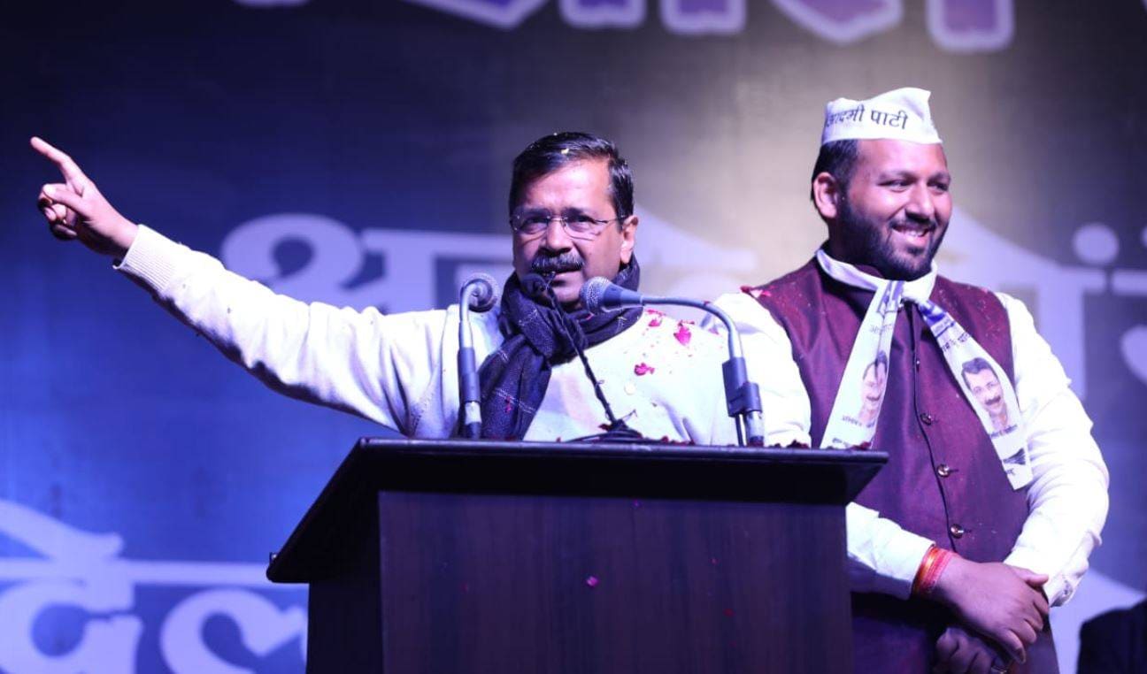 बीजेपी ने उतार दी नेताओं की फौज, तस्वीरों में देखें दिल्ली के चुनावी रंग