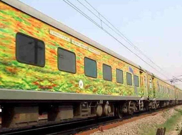 बढ़ने वाला है रेलवे किराया, वसूली के लिए मोदी सरकार कर रही ये तैयारी