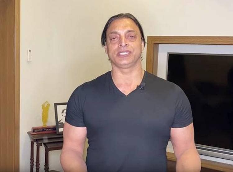 VIDEO: क्रिकेट ही क्यों झेले? भड़के शोएब लेने लगे सचिन-सहवाग का नाम