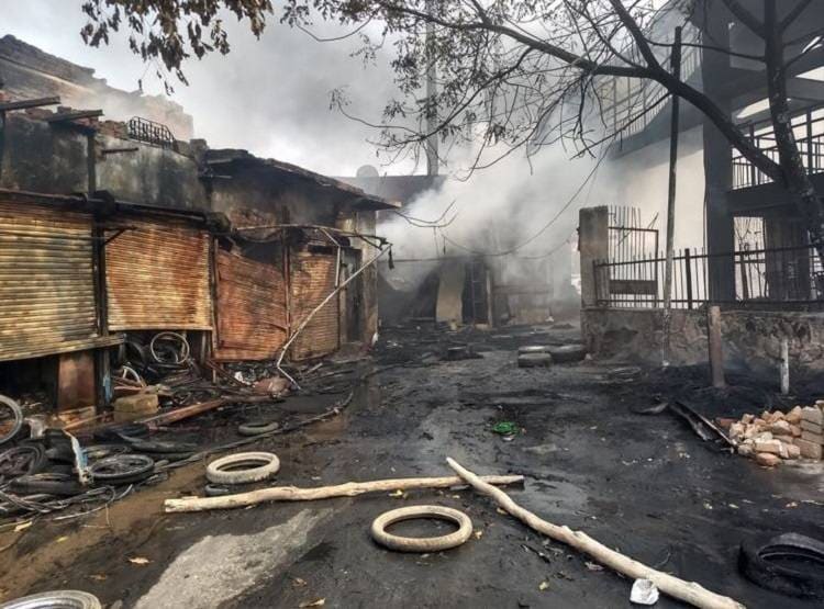 दिल्ली में नहीं थम रही हिंसा, भजनपुरा में लोगों के बीच फिर पत्थरबाजी