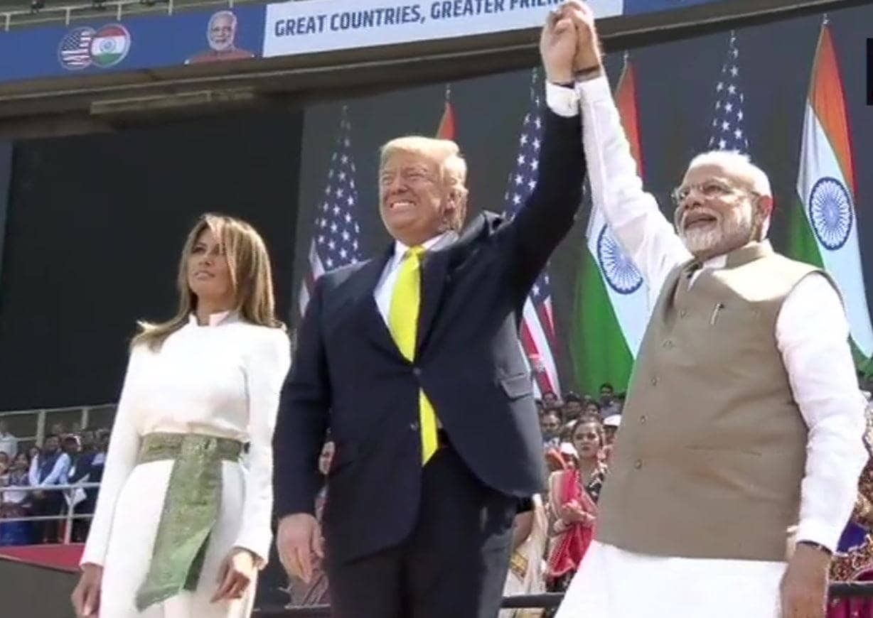 गुजरात में ट्रंप का 'स्वैग से स्वागत', आगरा भी तैयार, जमीं से आसमान तक सुरक्षा