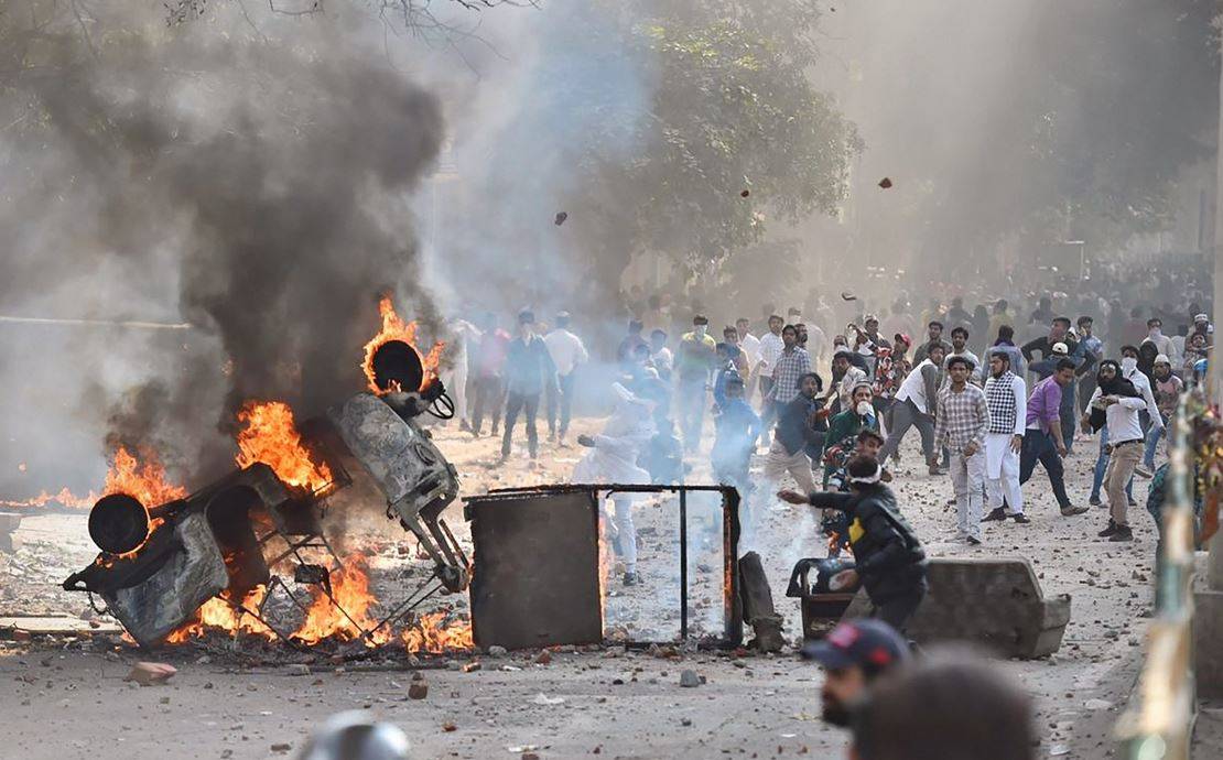 CAA विरोध के नाम पर हिंसा की साजिश, मारा गया हेड कॉन्स्टेबल, पत्नी बेहोश